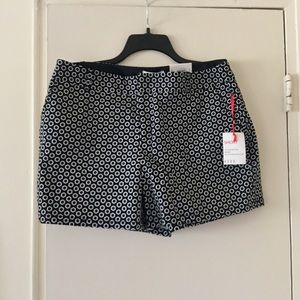 Shorts black and white mid thigh